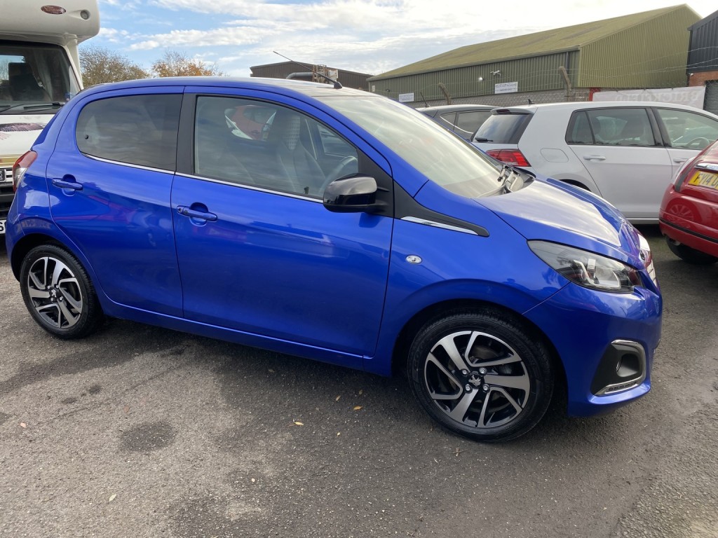 PEUGEOT 108