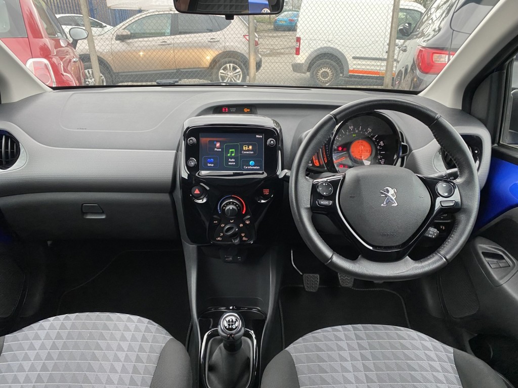 PEUGEOT 108