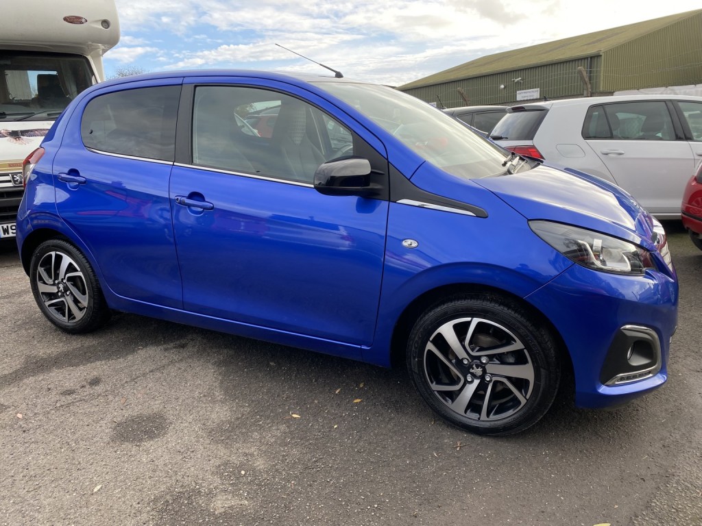PEUGEOT 108