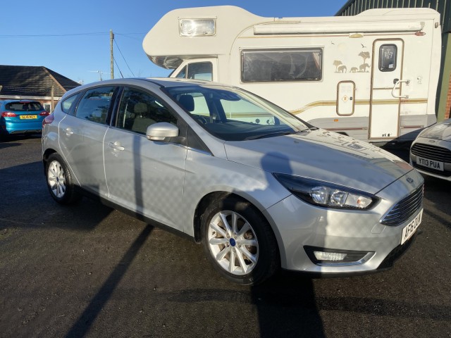 FORD FOCUS 1.0 T EcoBoost Titanium
