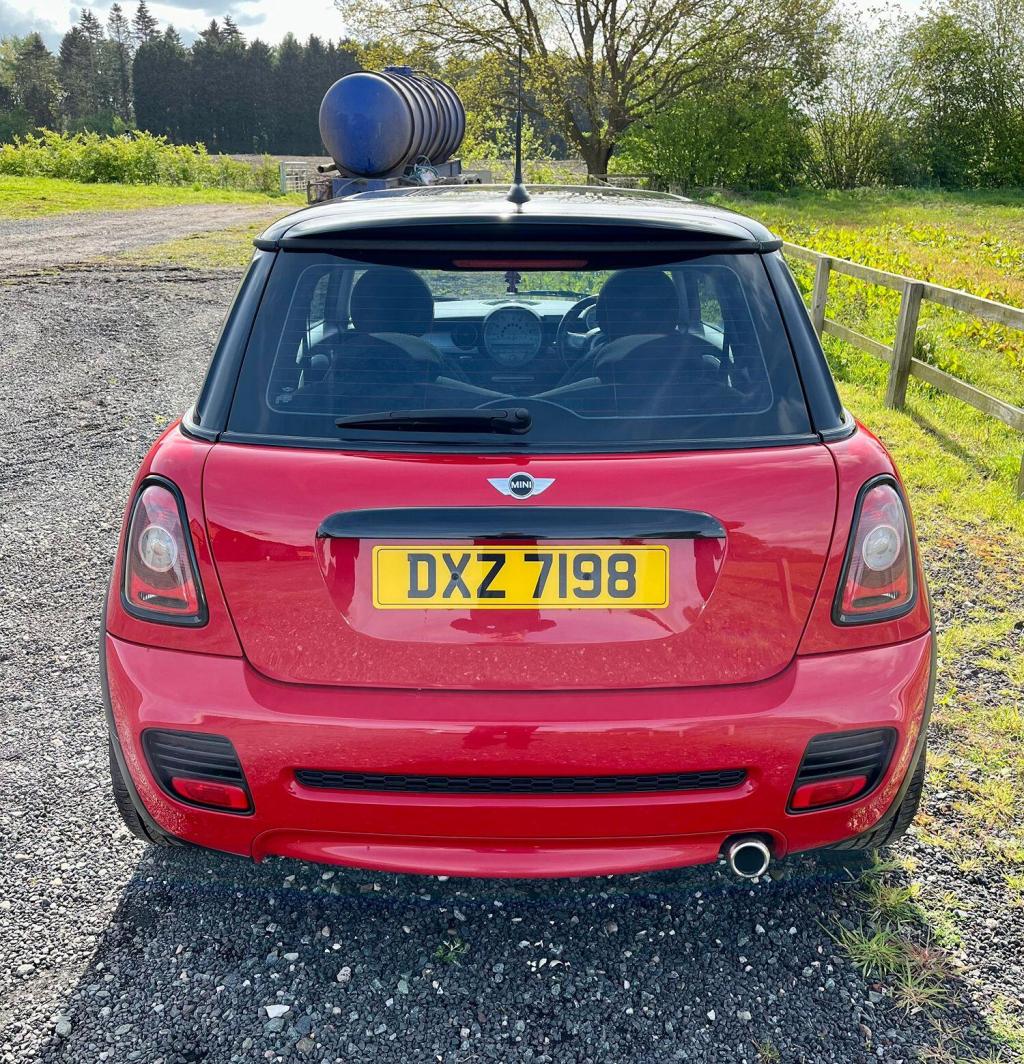 MINI HATCH