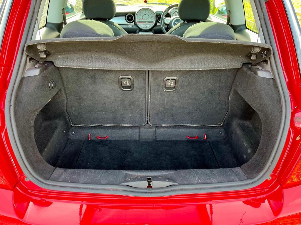 MINI HATCH