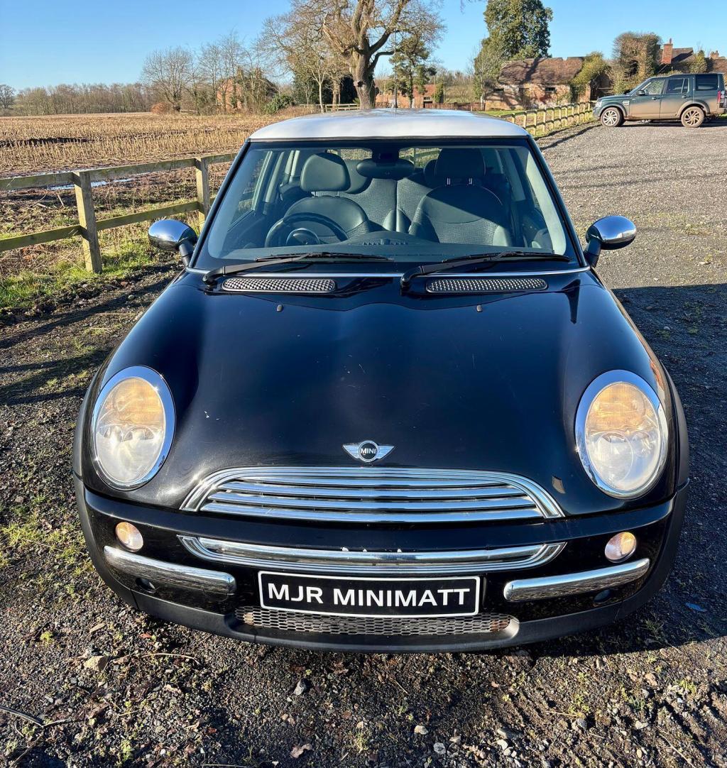 MINI HATCH