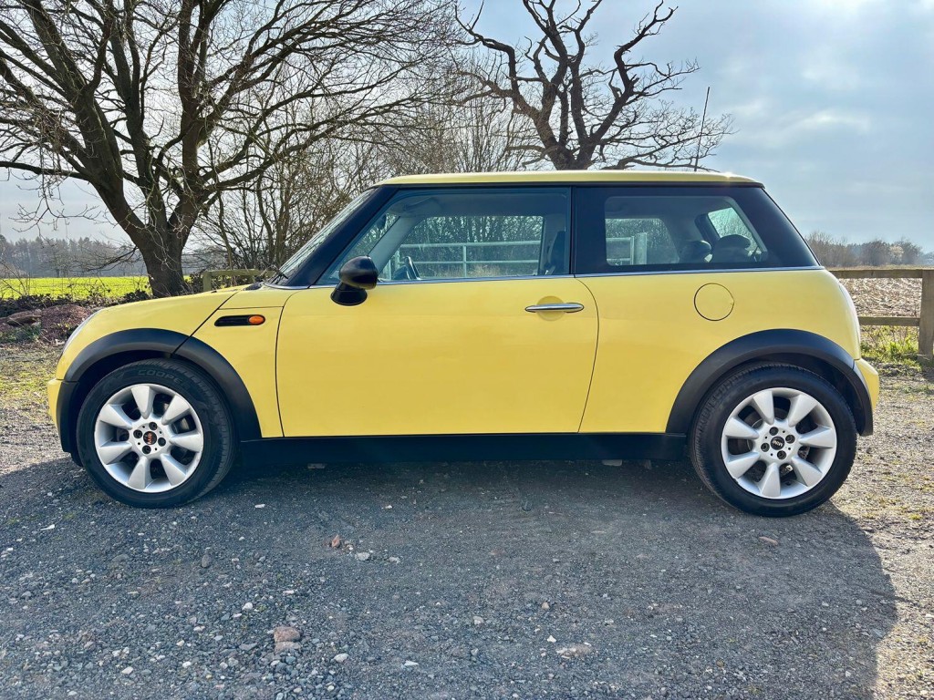 MINI HATCH