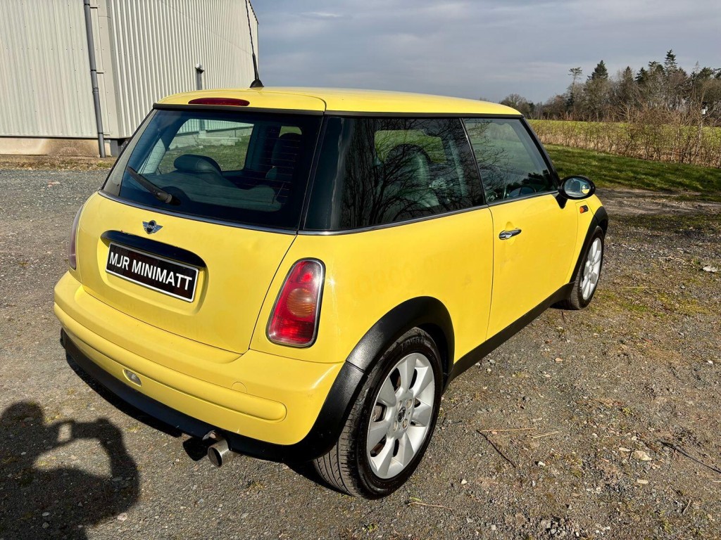 MINI HATCH