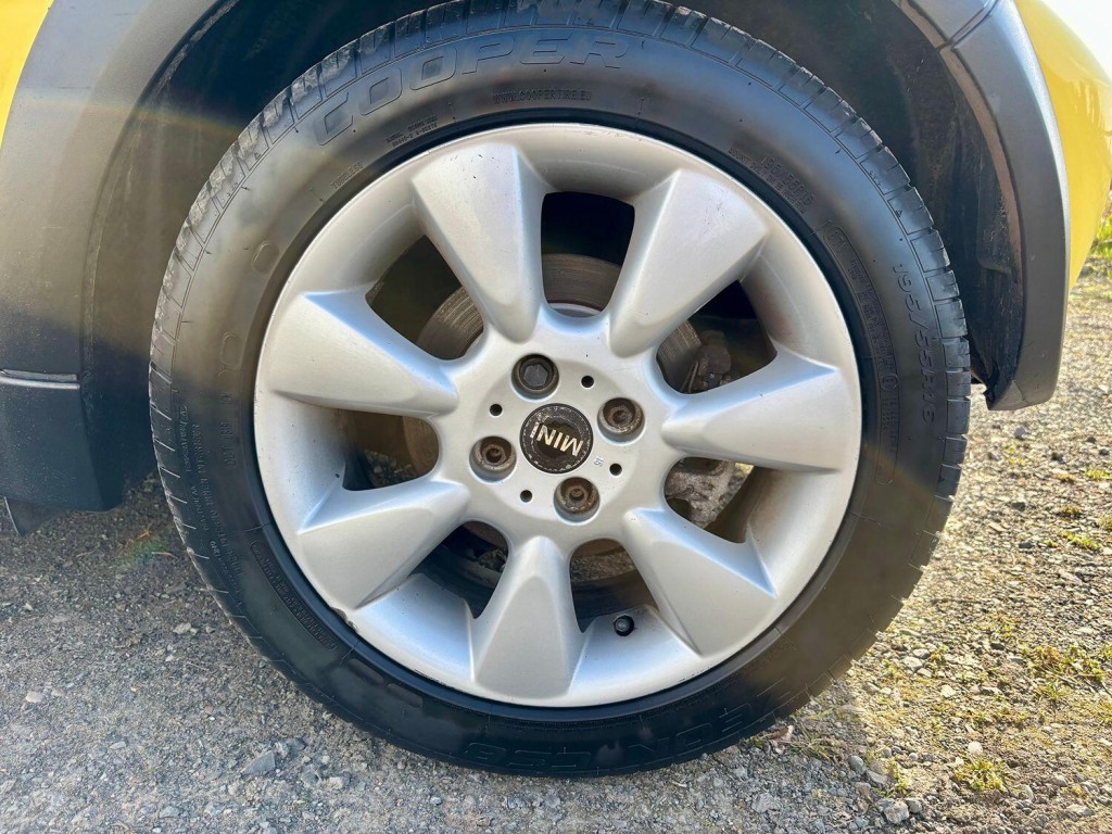 MINI HATCH