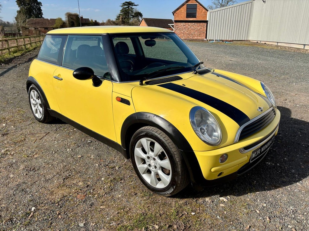 MINI HATCH