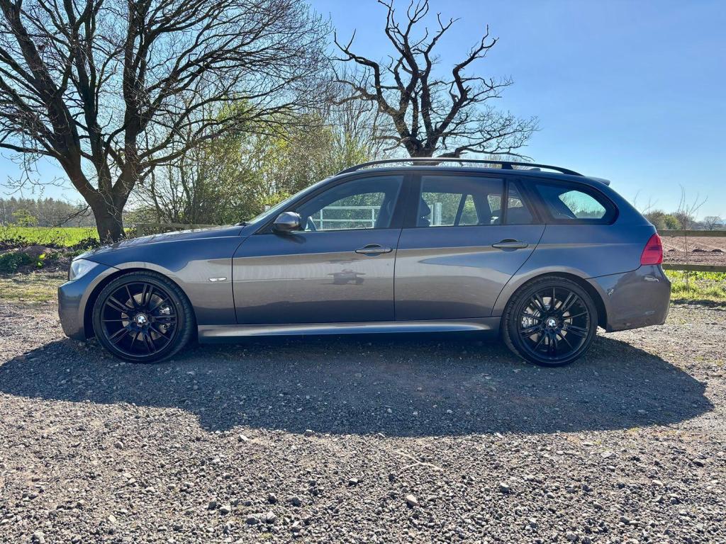 BMW 3 SERIES