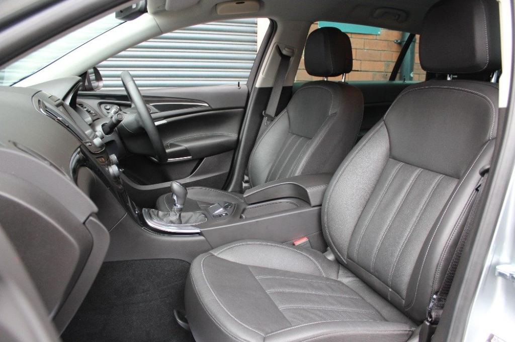 VAUXHALL INSIGNIA