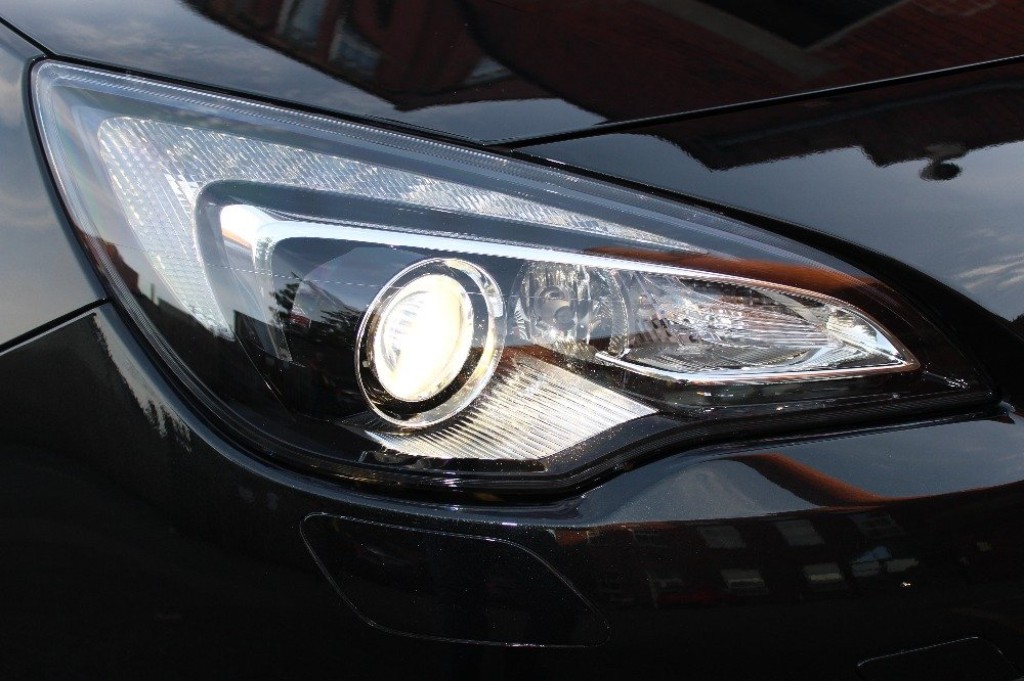 VAUXHALL ASTRA