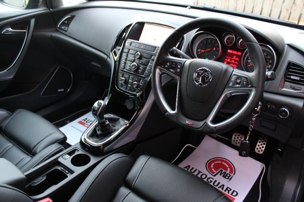 VAUXHALL ASTRA