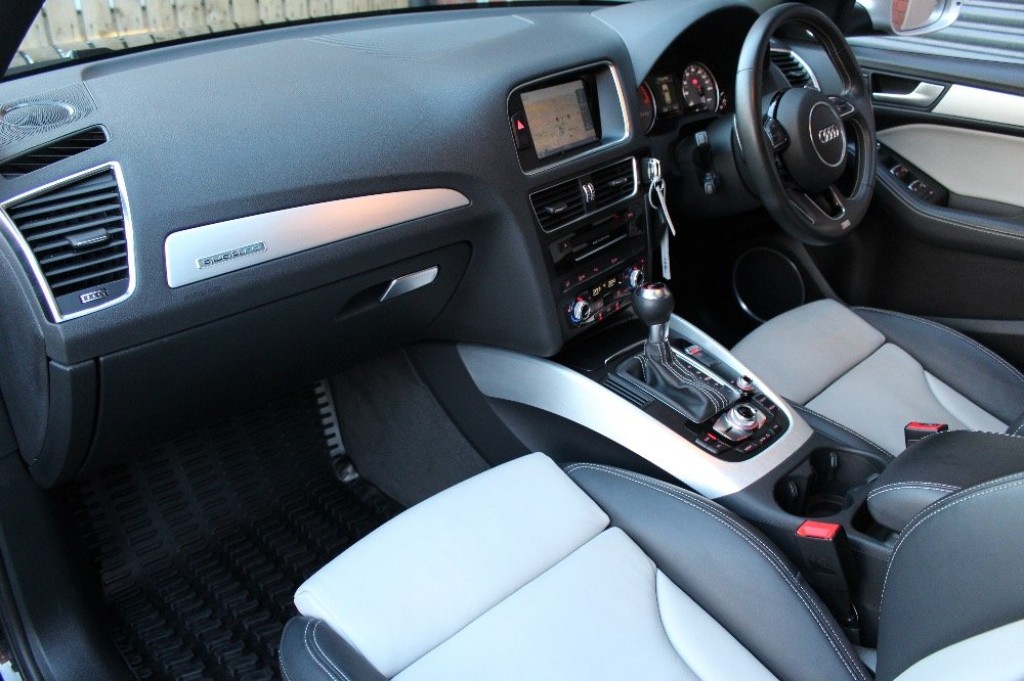 AUDI Q5