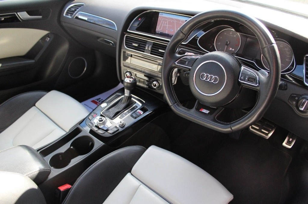 AUDI S4