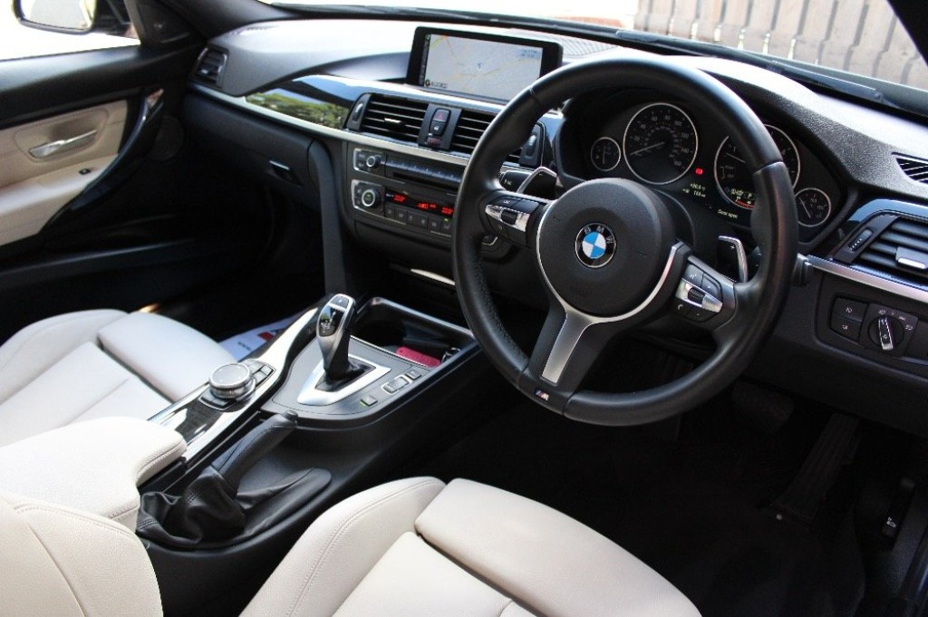 BMW 3 SERIES