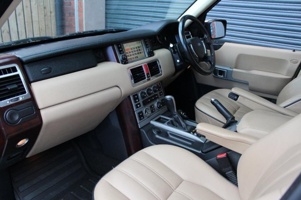 LAND ROVER RANGE ROVER