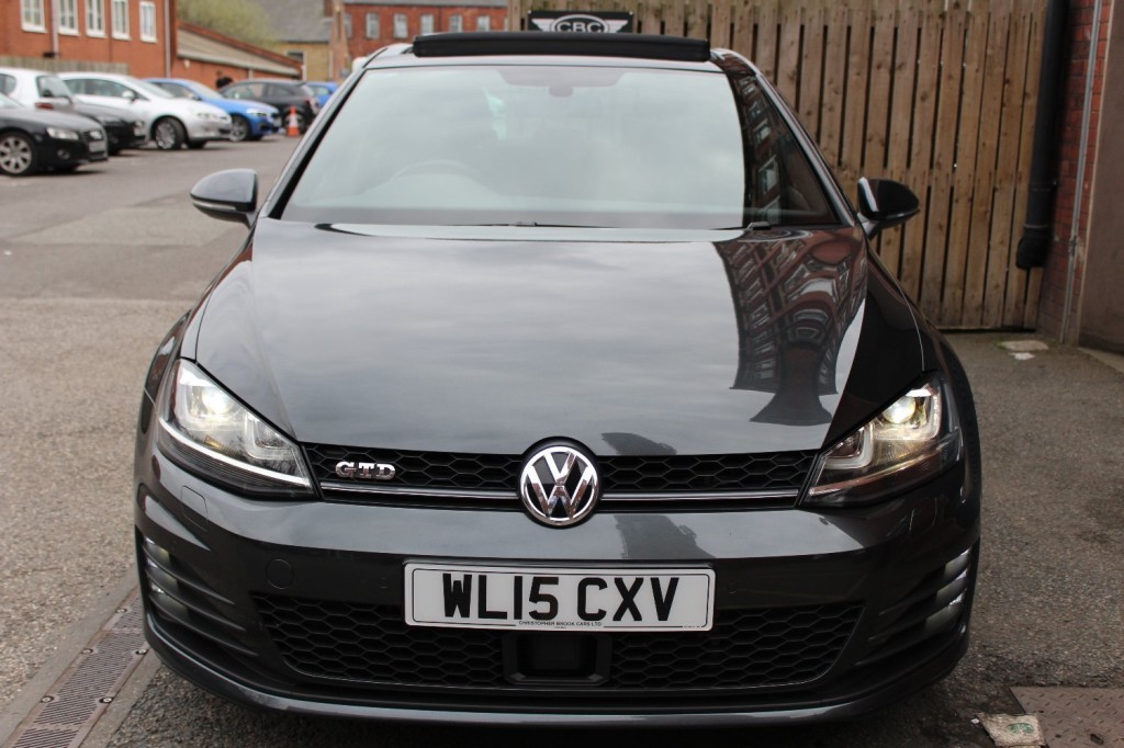 VOLKSWAGEN GOLF