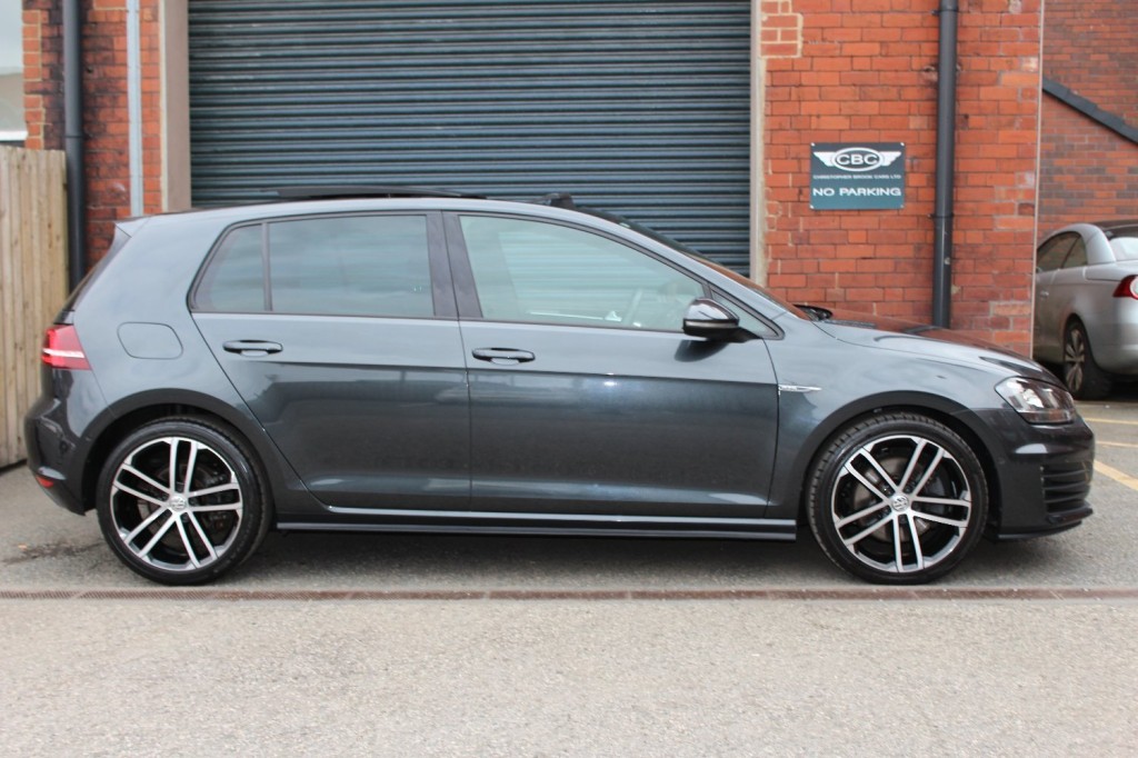 VOLKSWAGEN GOLF