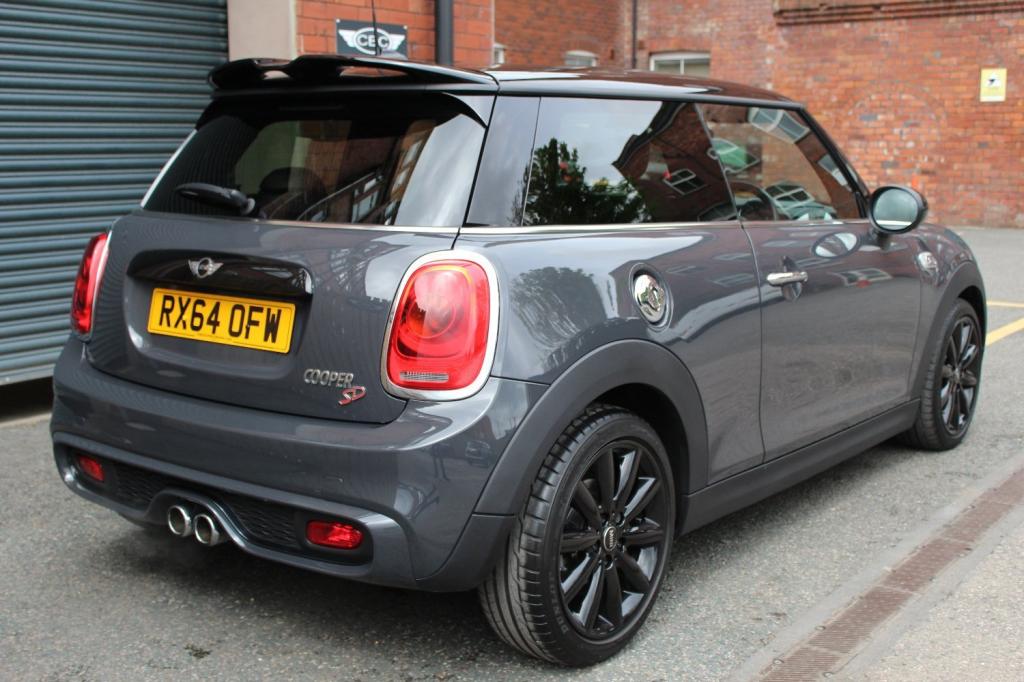 MINI HATCH