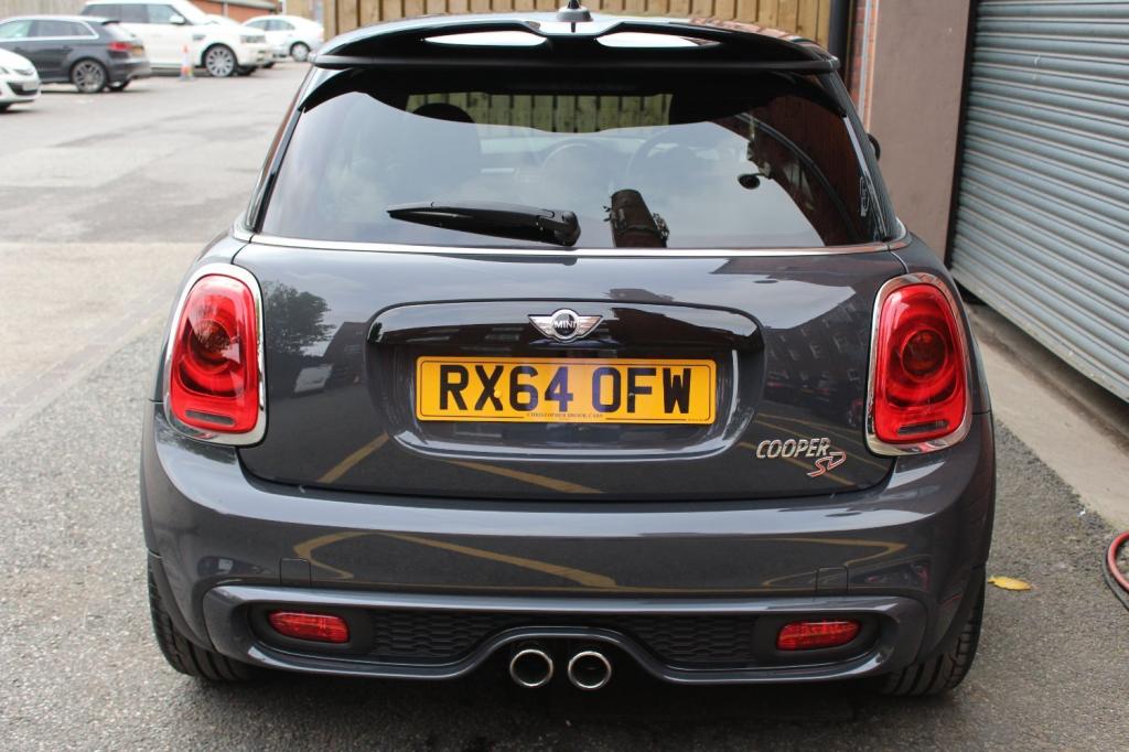 MINI HATCH