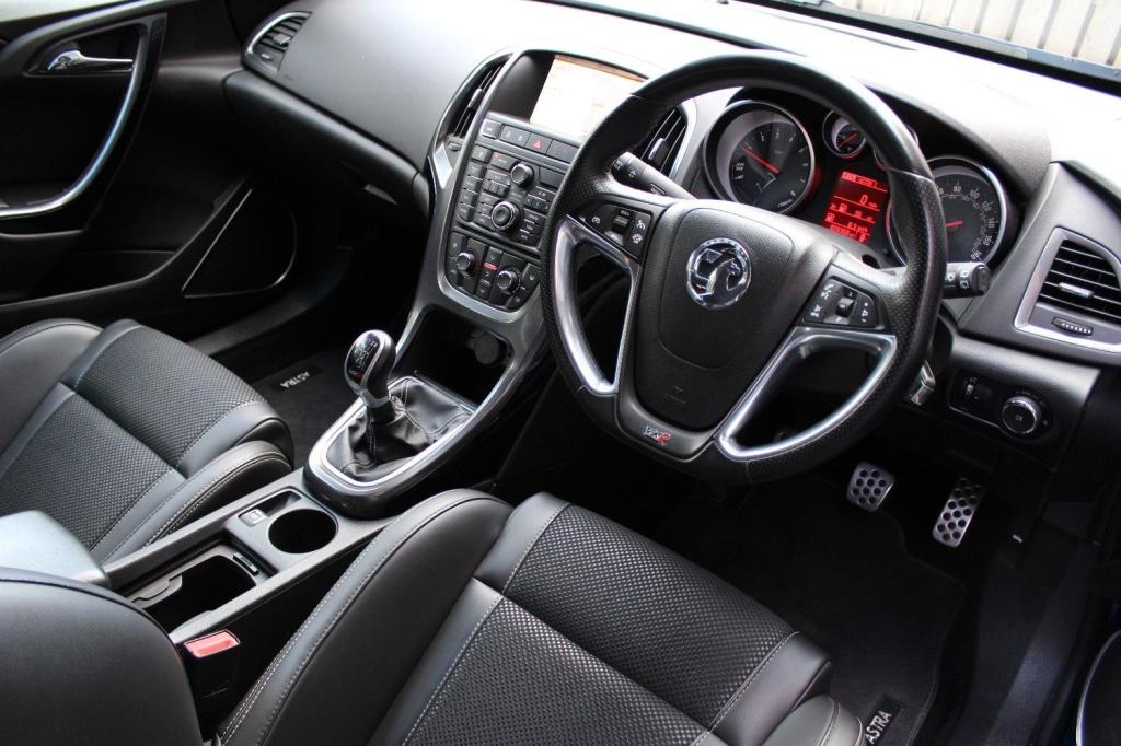 VAUXHALL ASTRA