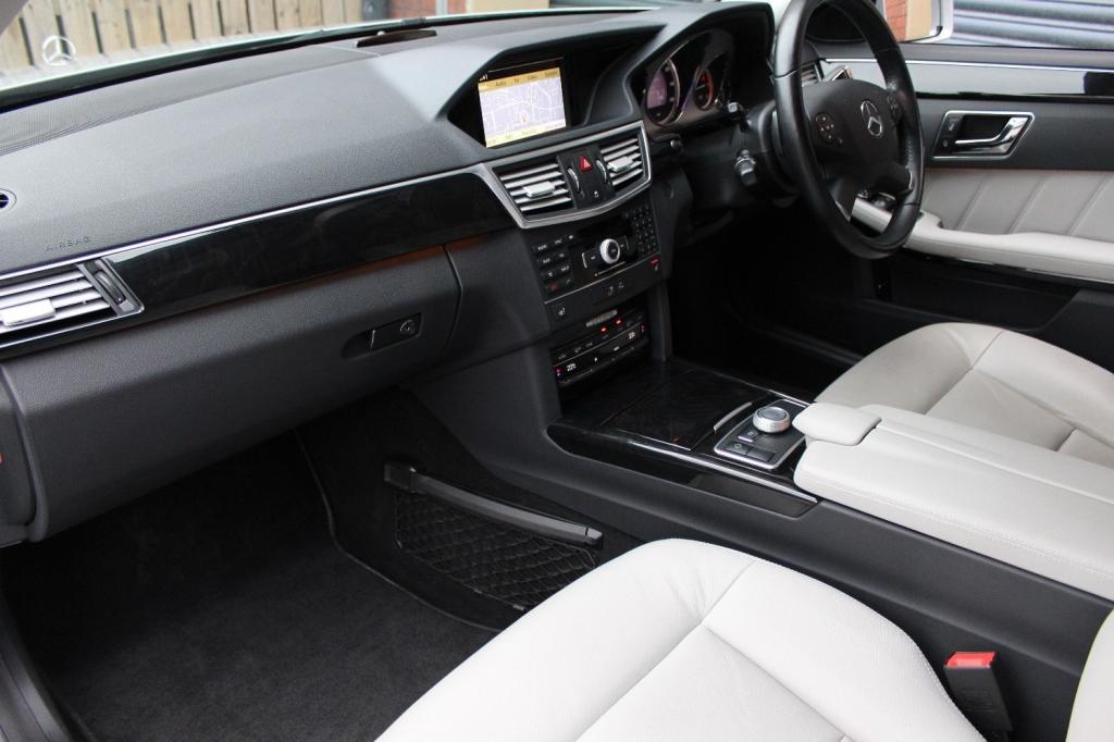 MERCEDES-BENZ E CLASS