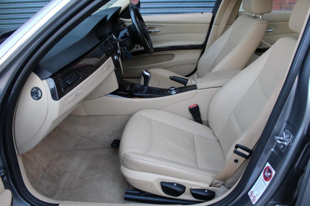 BMW 3 SERIES
