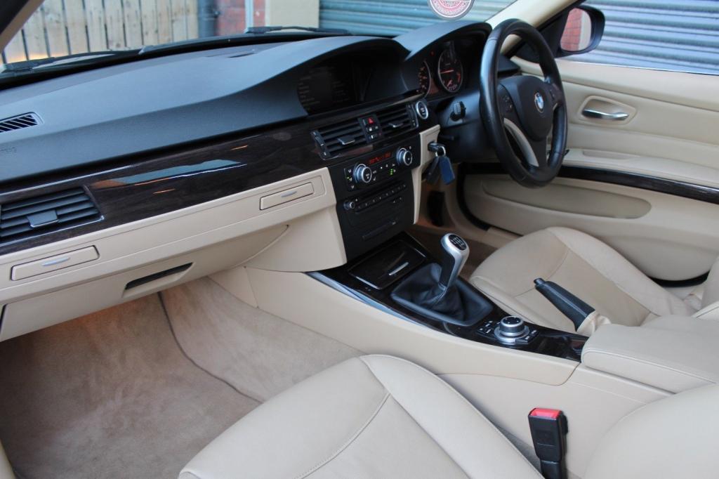 BMW 3 SERIES