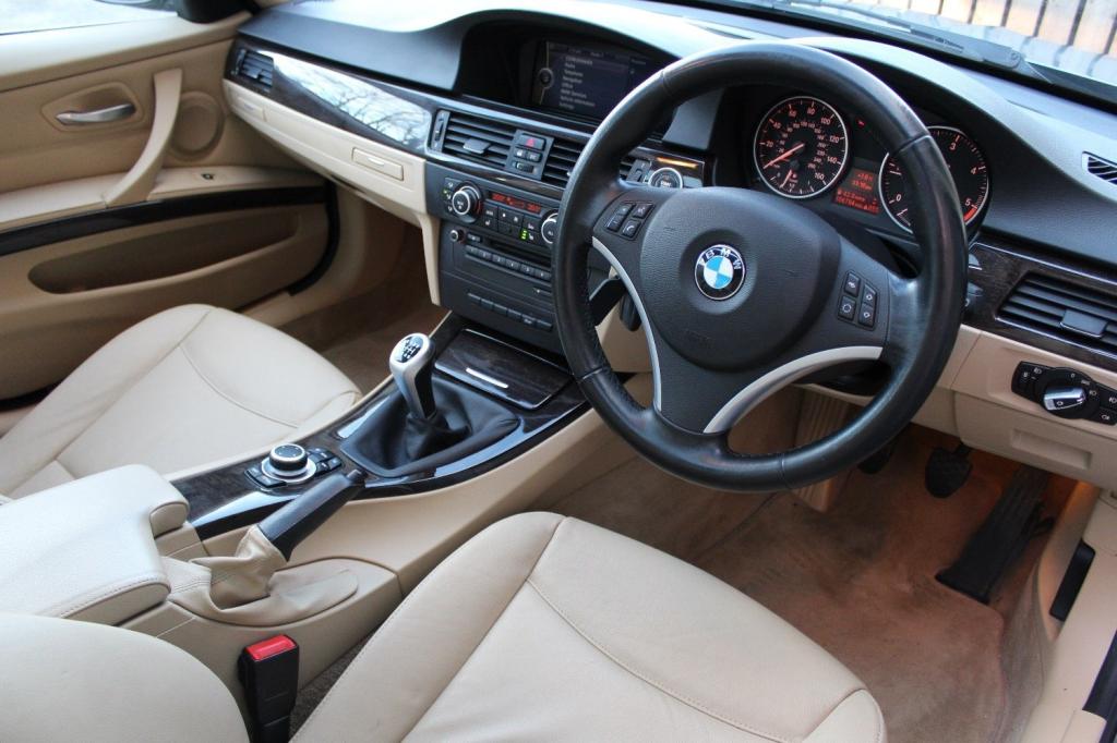 BMW 3 SERIES