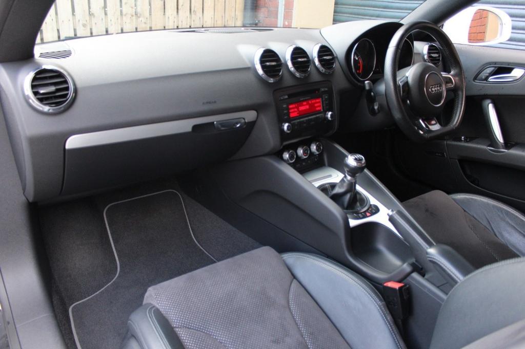 AUDI TT