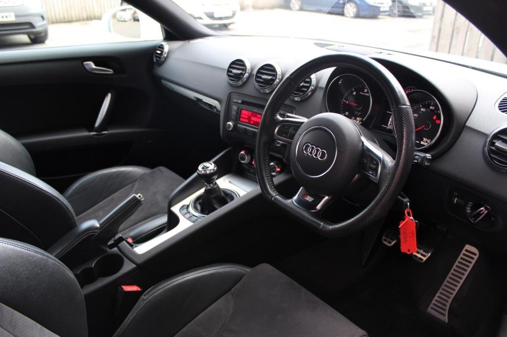 AUDI TT