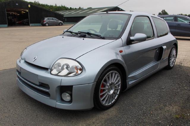 RENAULT CLIO V6 Entry