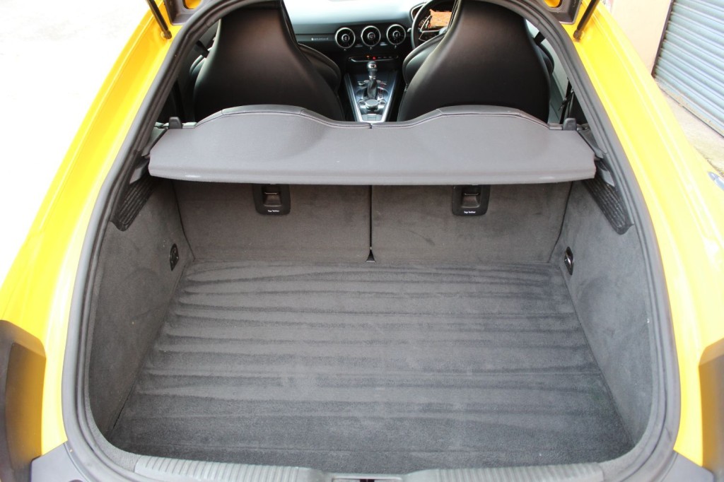 AUDI TT