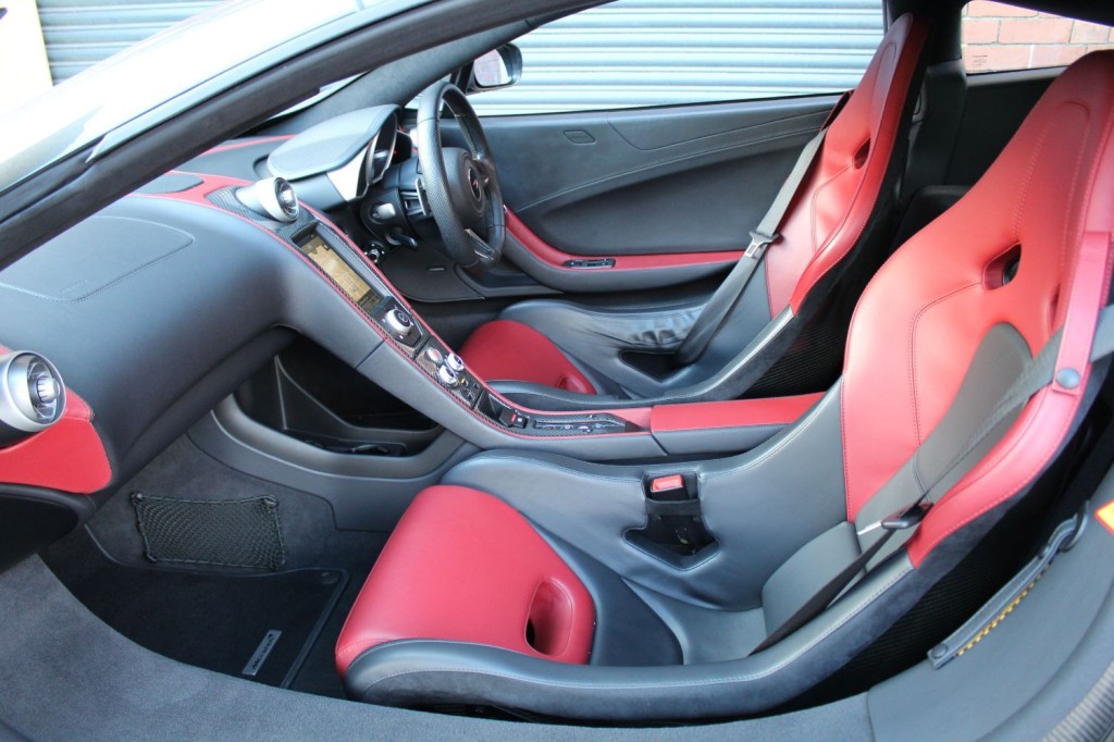 MCLAREN 650S