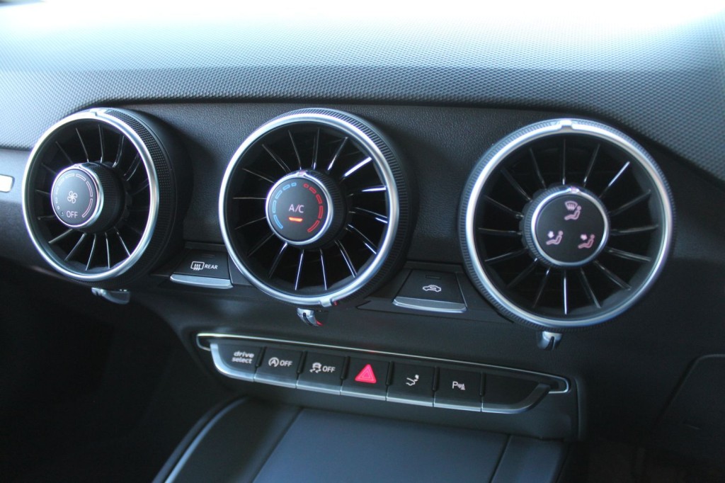 AUDI TT
