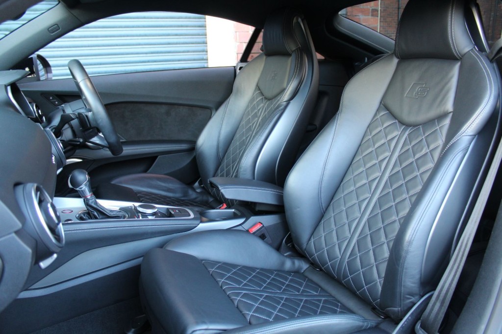 AUDI TT