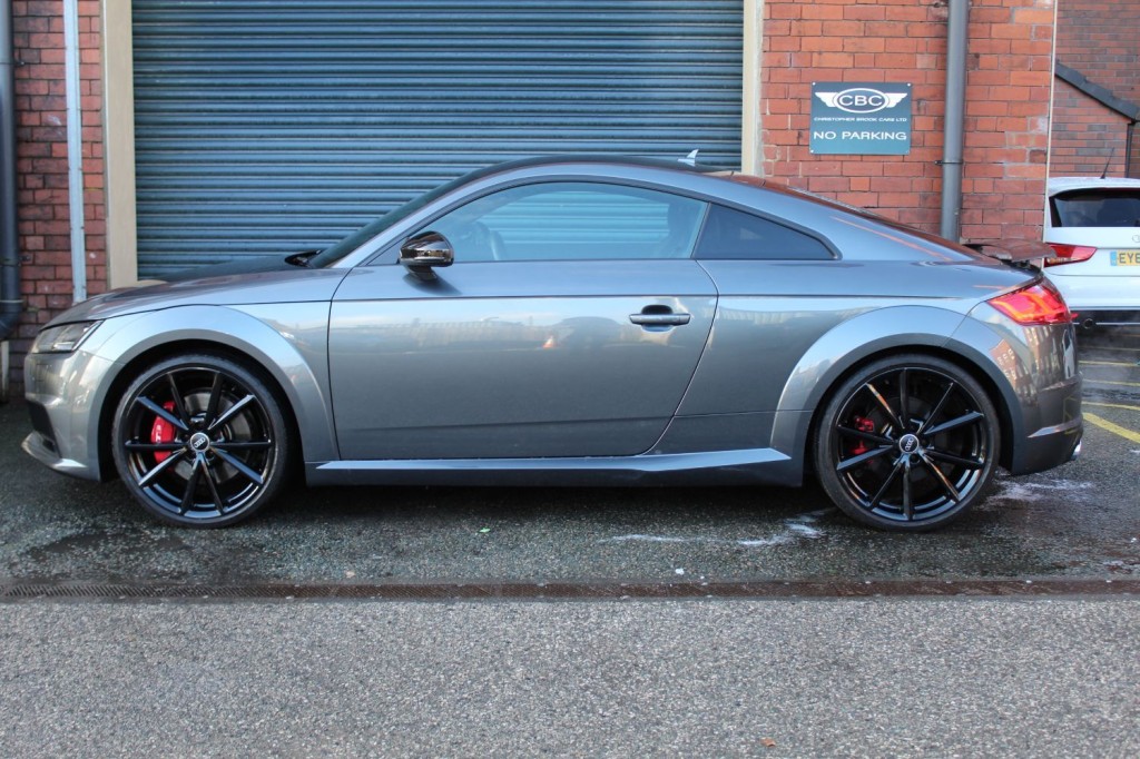 AUDI TT