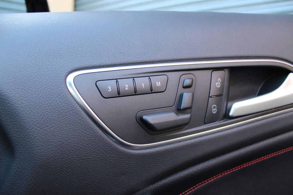 MERCEDES-BENZ GLA CLASS