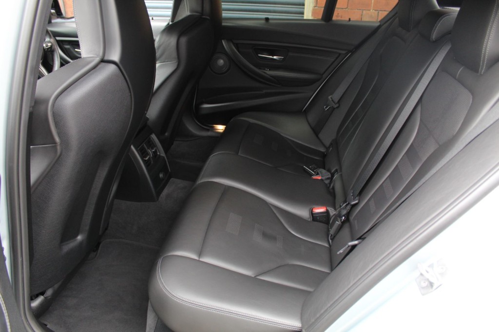 BMW 3 SERIES