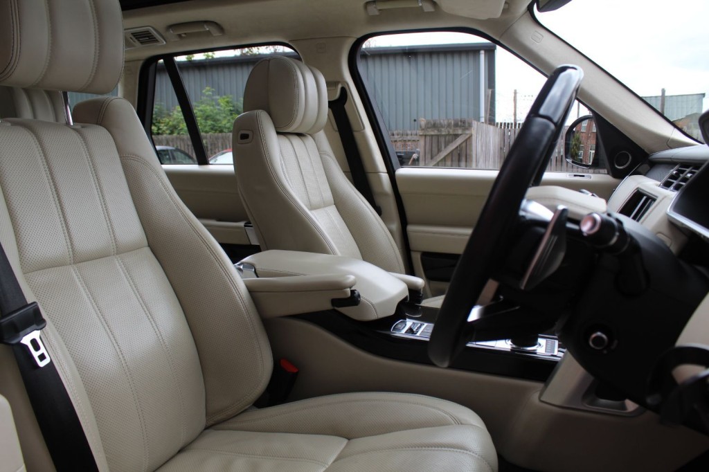 LAND ROVER RANGE ROVER