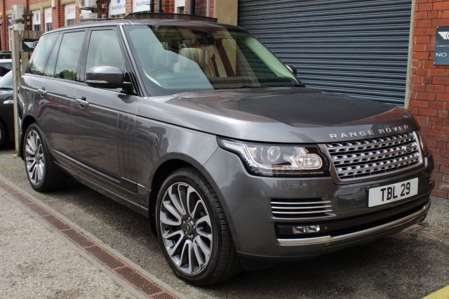 LAND ROVER RANGE ROVER SDV8 AUTOBIOGRAPHY