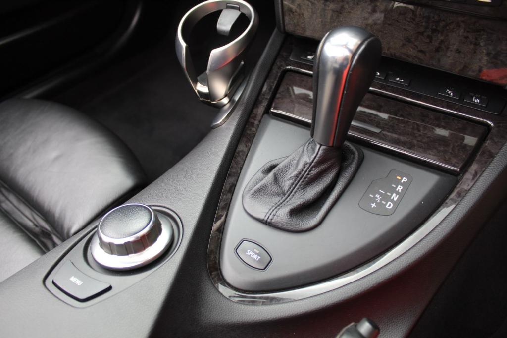 BMW 6 SERIES