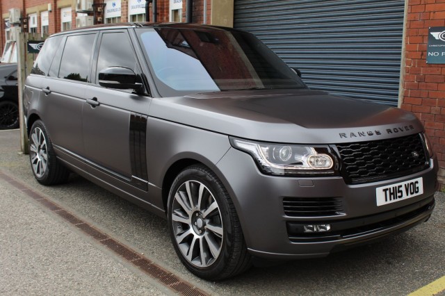 LAND ROVER RANGE ROVER SDV8 AUTOBIOGRAPHY