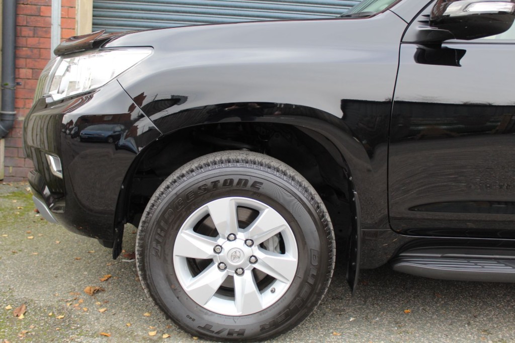 TOYOTA LAND CRUISER