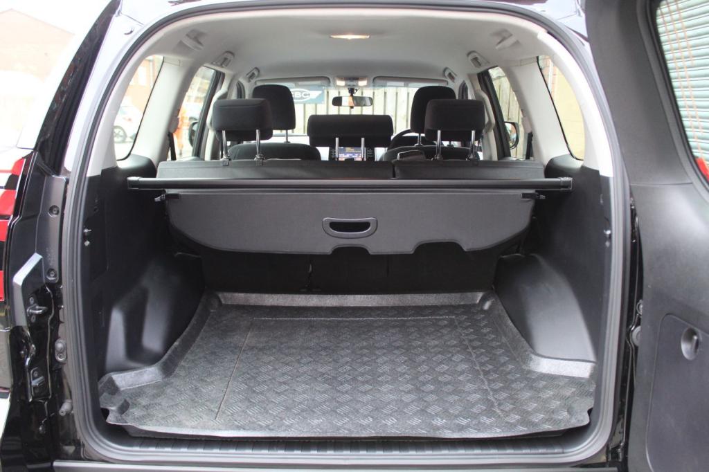 TOYOTA LAND CRUISER
