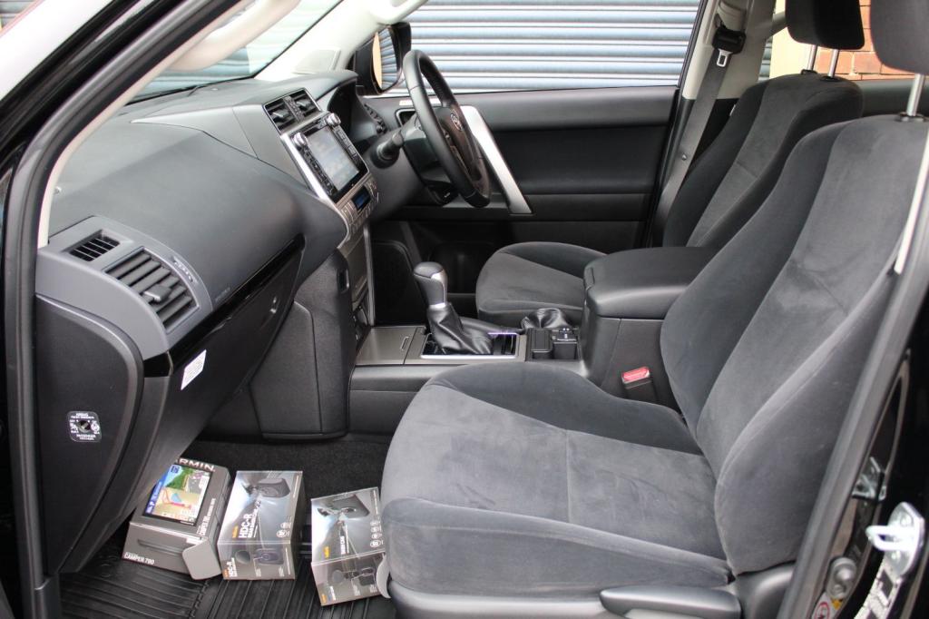 TOYOTA LAND CRUISER