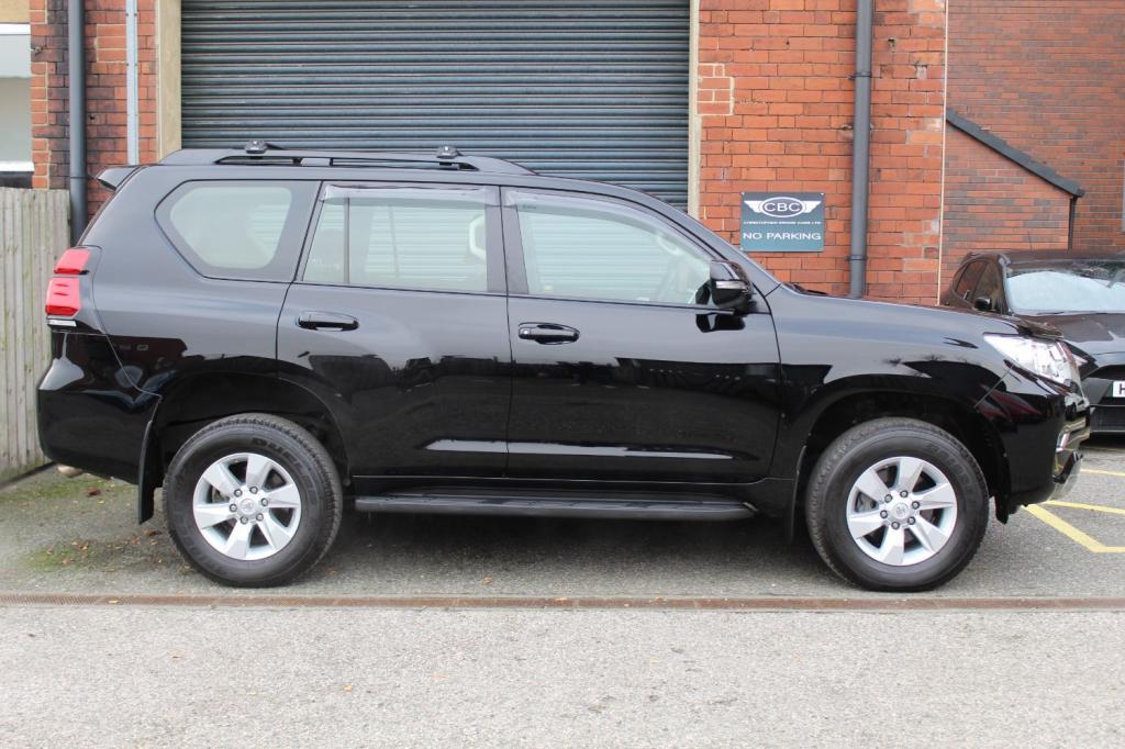TOYOTA LAND CRUISER