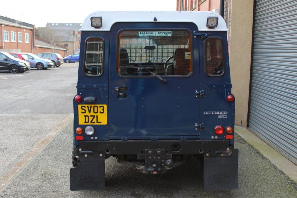 LAND ROVER DEFENDER