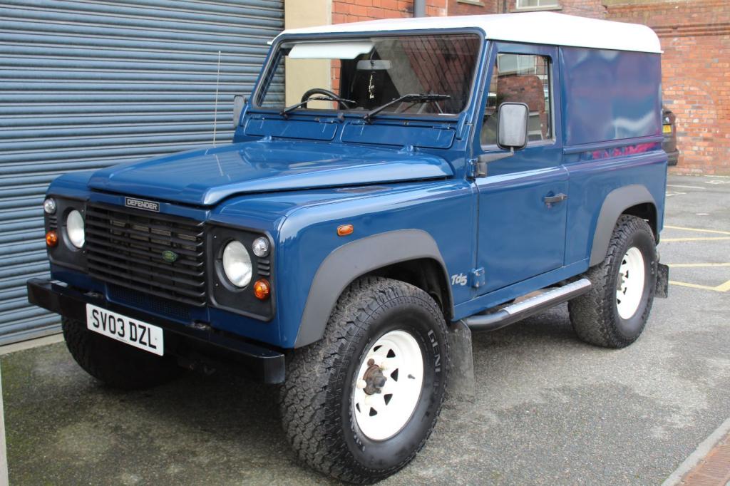 LAND ROVER DEFENDER