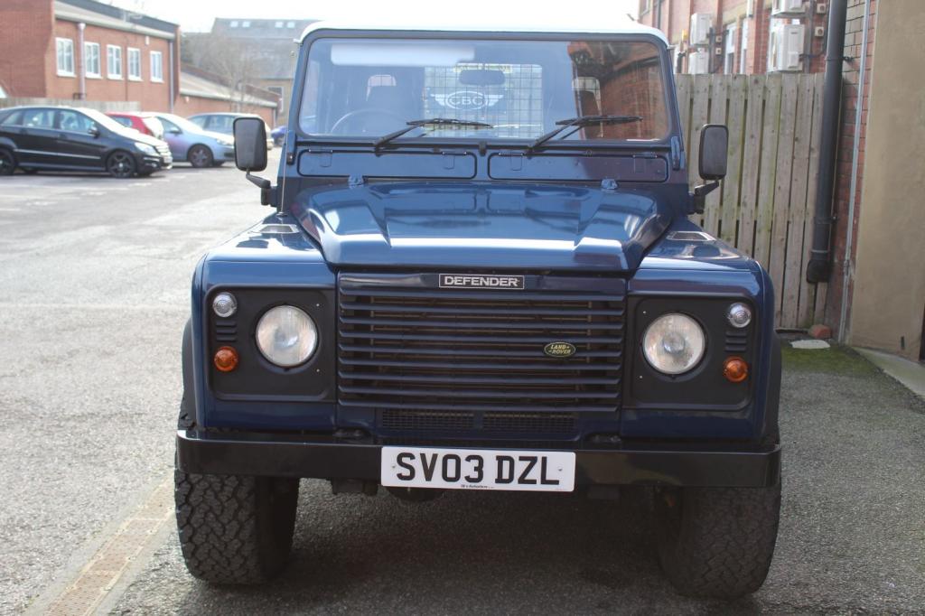 LAND ROVER DEFENDER