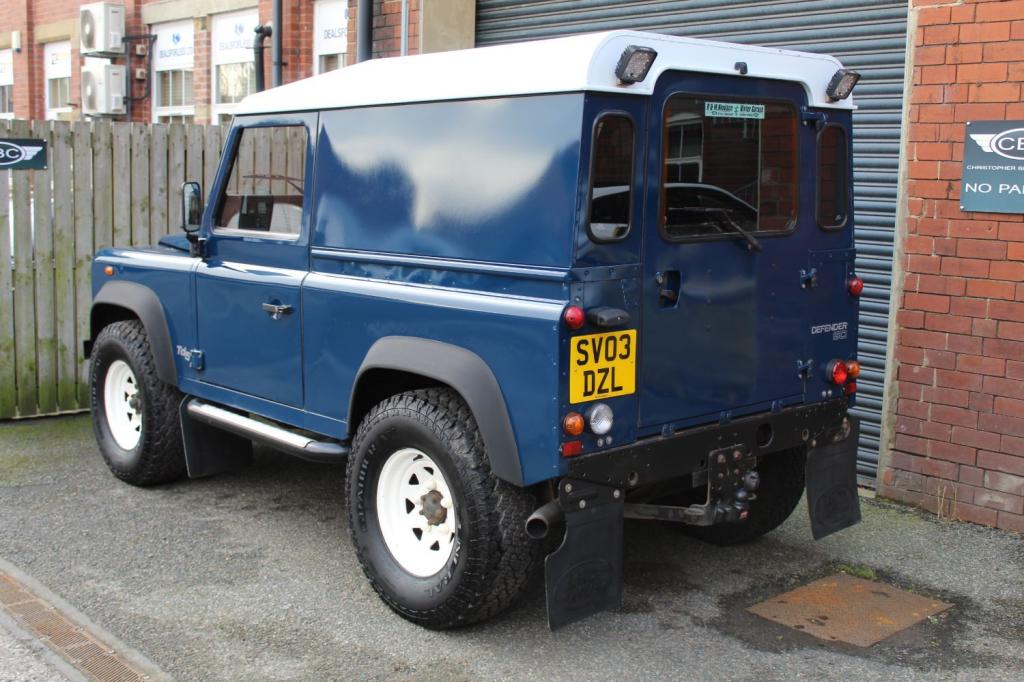 LAND ROVER DEFENDER